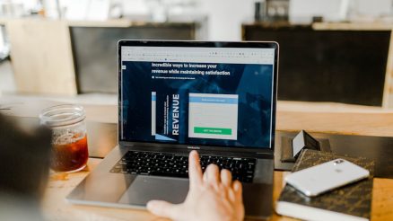 What is the difference between pipeline and blueprint in Zoho CRM?