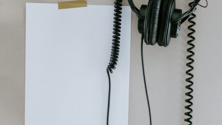 How to Generate Dual Voice Conversations With AI