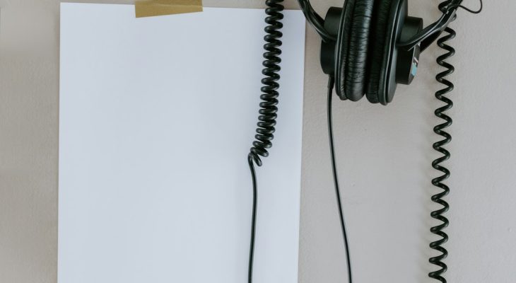 How to Generate Dual Voice Conversations With AI